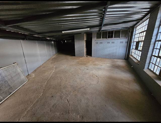610M² WAREHOUSE TO LET IN BENROSE